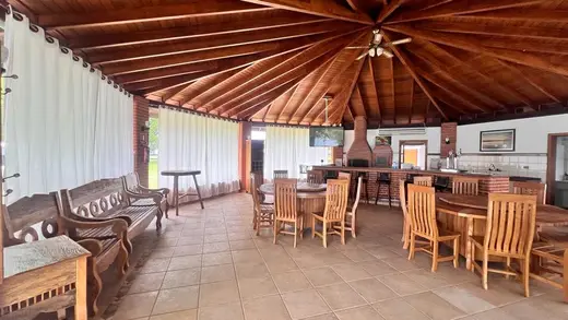 Espaços e estrutura da Fazenda Pingo D'Água