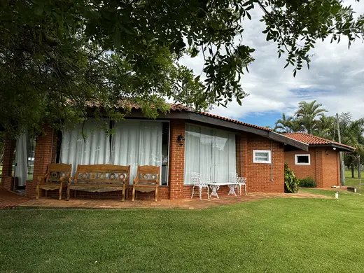 Espaços e estrutura da Fazenda Pingo D'Água